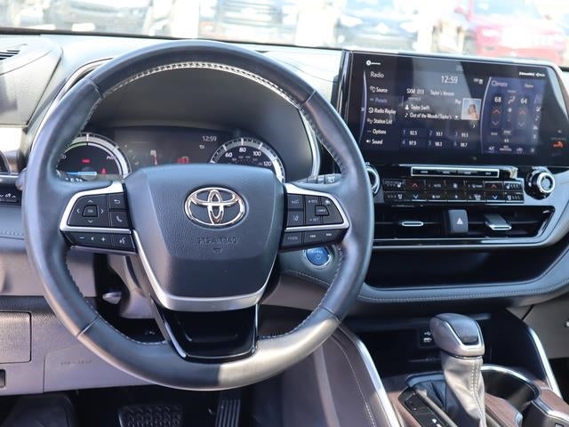2022 Toyota Highlander Hybrid Limited